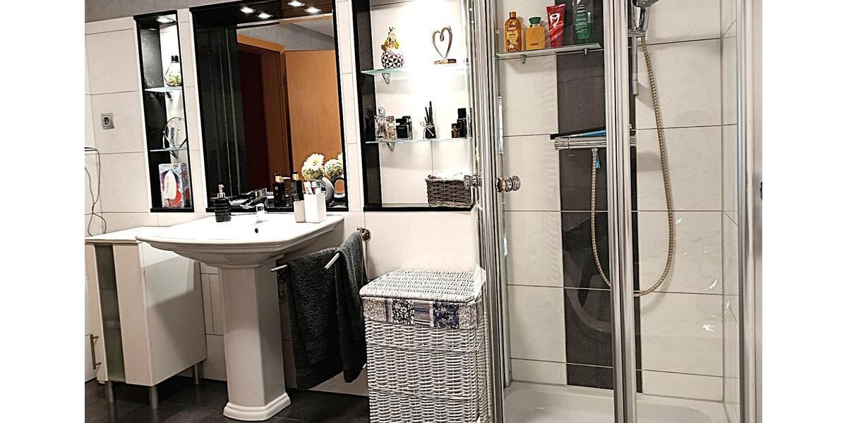 Erdgeschoßwohnung Solingen - 4 Zimmer, 136 m&sup2;, 459.000&euro; | Angebot:27224334