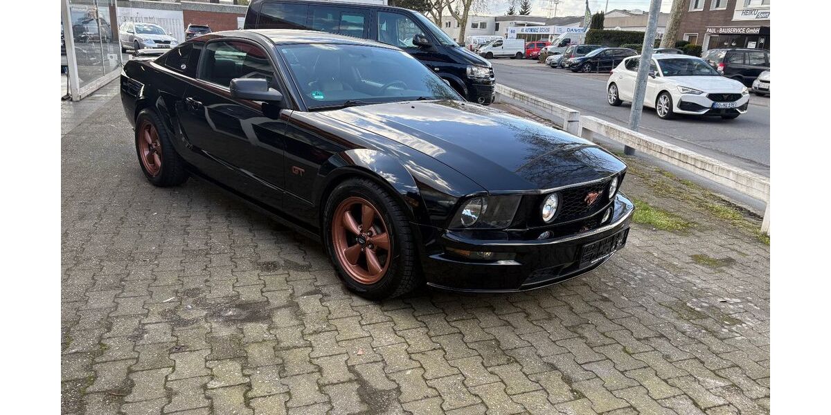 Ford Mustang 109.000 km 12.950 &euro; Bochum 44866