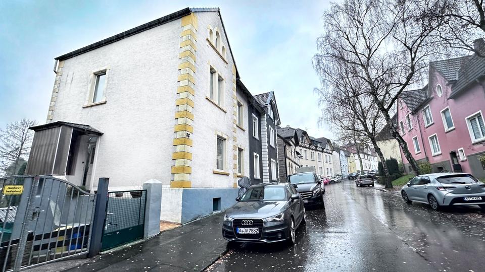 Doppelhaushälfte Solingen Mitte - 9 Zimmer, 210 m&sup2;, 340.000&euro; | Angebot:25832753