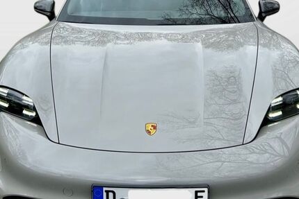 Porsche Taycan 52.681 km 61.700 &euro; Düsseldorf 40235