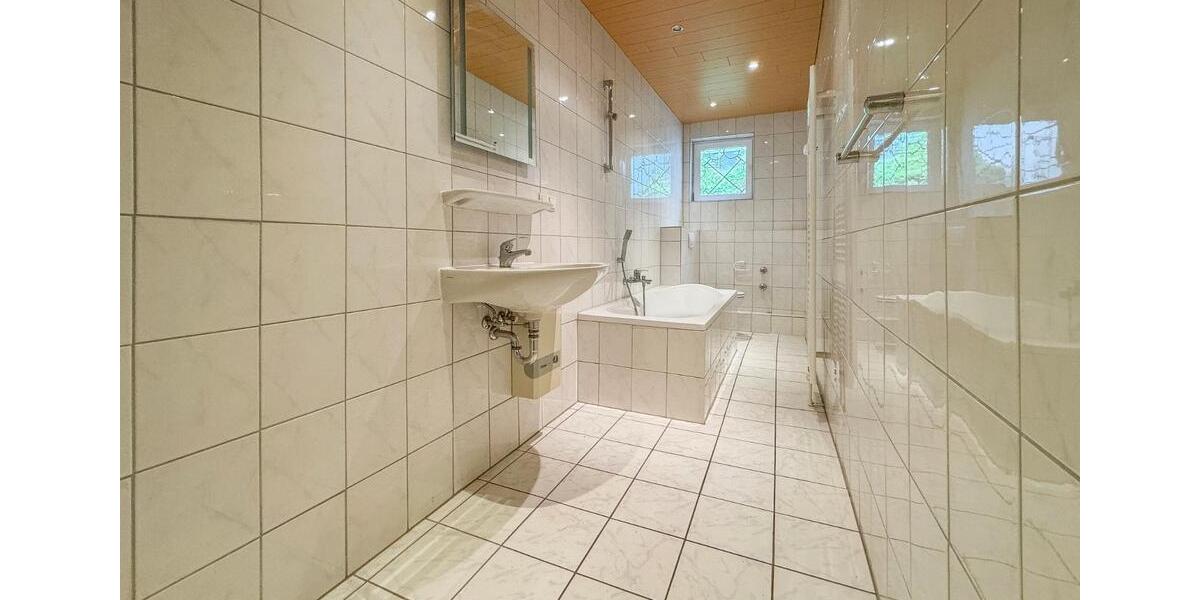 Etagenwohnung Hagen Hagen-Mitte - 2 Zimmer, 90 m&sup2;, 630&euro; | Angebot:25252400