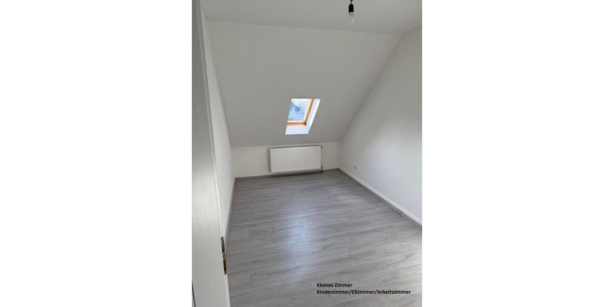 Dachgeschoßwohnung Gelsenkirchen - 3.5 Zimmer, 69 m&sup2;, 490&euro; | Angebot:26610407