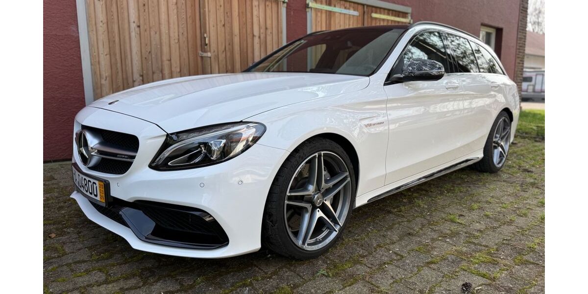 Mercedes-Benz C 63 AMG 22.500 km 44.850 &euro; Bochum 44805