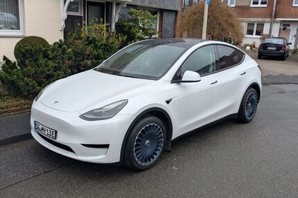 Tesla Model Y 56.413 km 29.900 &euro; Solingen 42699