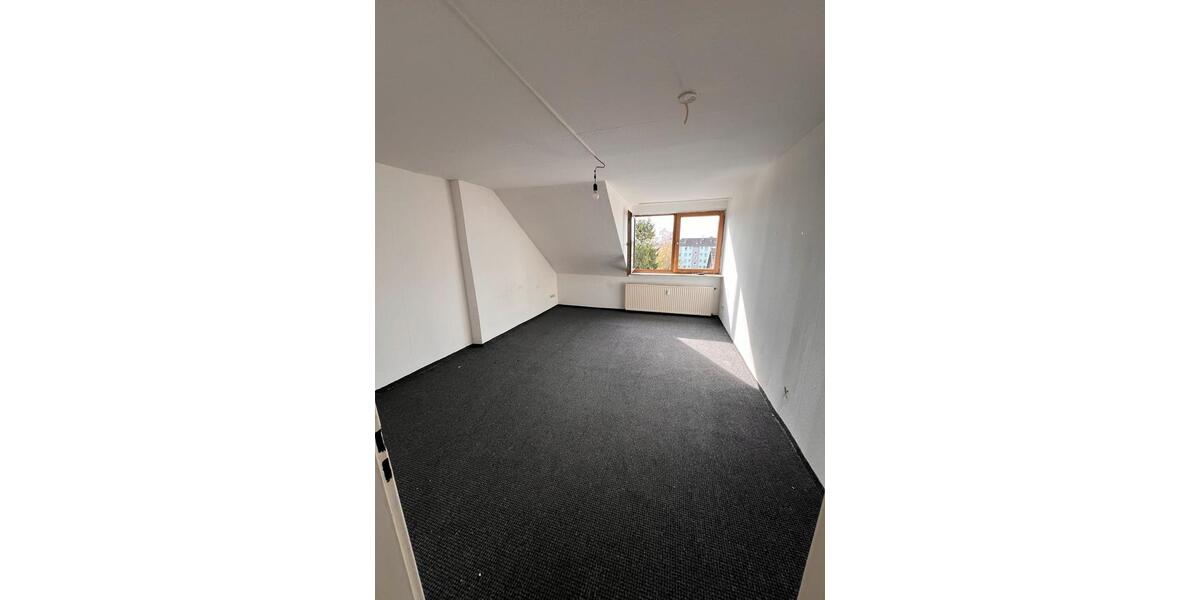 Dachgeschoßwohnung Gelsenkirchen Ückendorf - 3 Zimmer, 80 m&sup2;, 600&euro; | Angebot:25964966