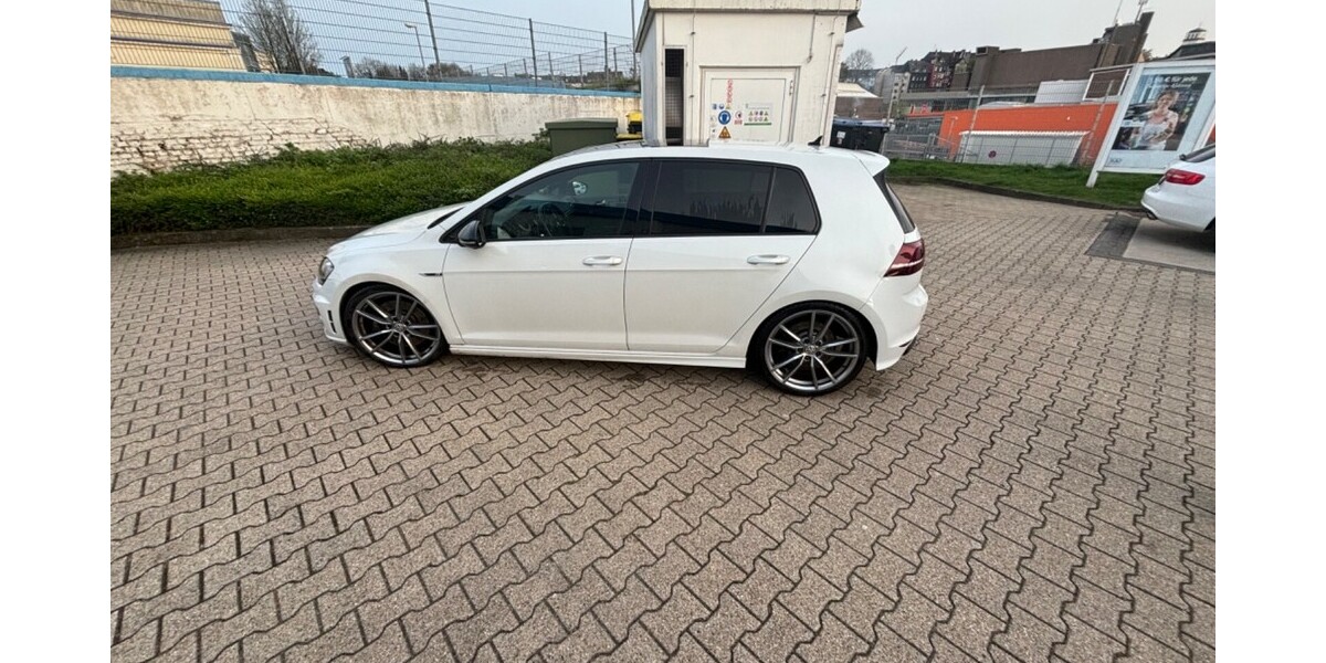 VW Golf 140.000 km 26.000 &euro; Remscheid 42853