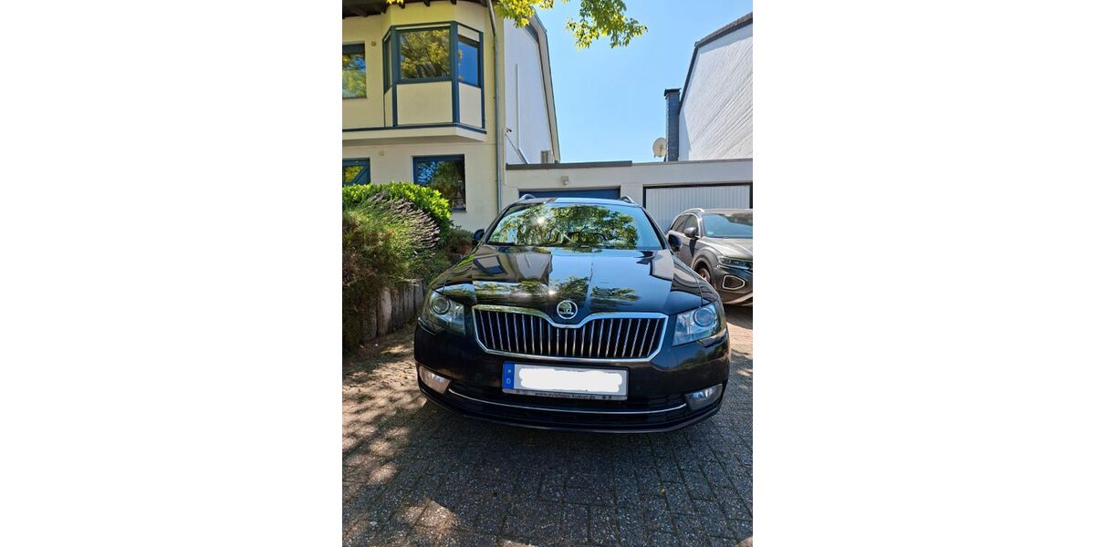 Skoda Superb 204.400 km 9.500 &euro; Haan 42781