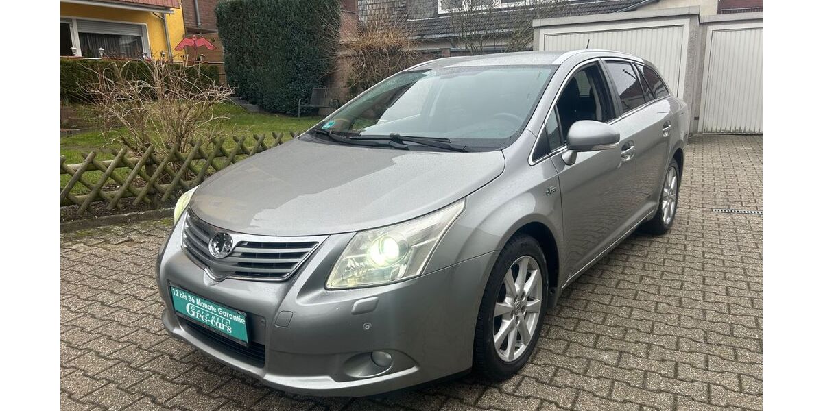 Toyota Avensis 215.000 km 6.250 &euro; Düsseldorf 40589