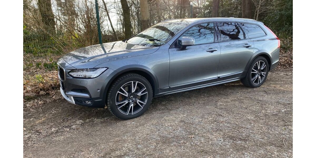 Volvo V90 Cross Country 198.000 km 21.900 &euro; Schwelm 58332