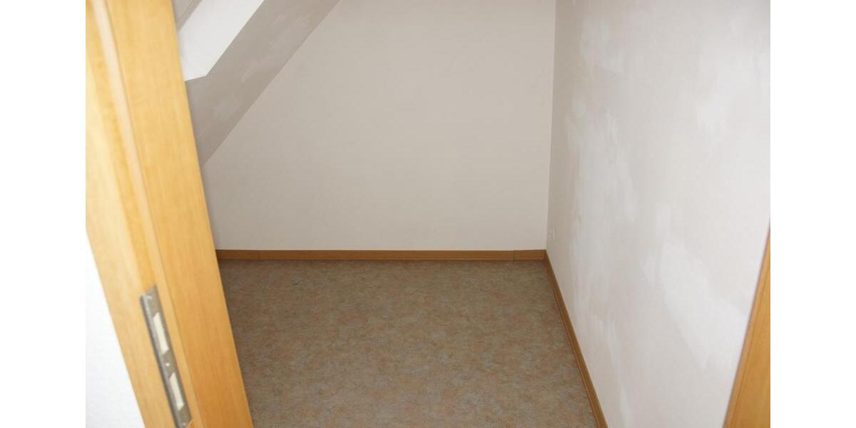 Dachgeschoßwohnung Ennepetal - 2 Zimmer, 79 m&sup2;, 400&euro; | Angebot:25433279