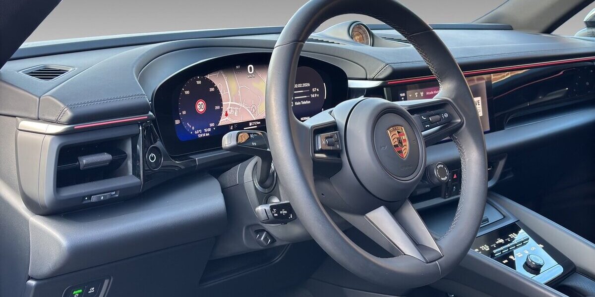 Porsche Macan 4 Chrono Pano Sportsitz 0,25% 12.490 km 76.600 &euro; Wuppertal 42327