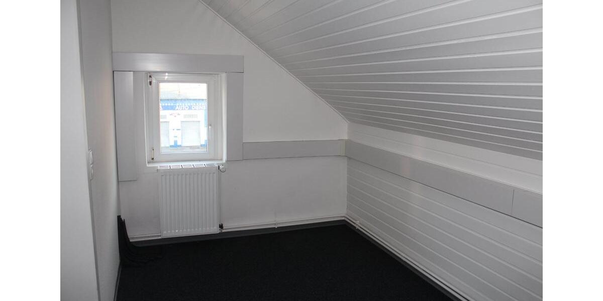 Dachgeschoßwohnung Hagen Hagen-Nord - 4 Zimmer, 130 m&sup2;, 700&euro; | Angebot:25618079