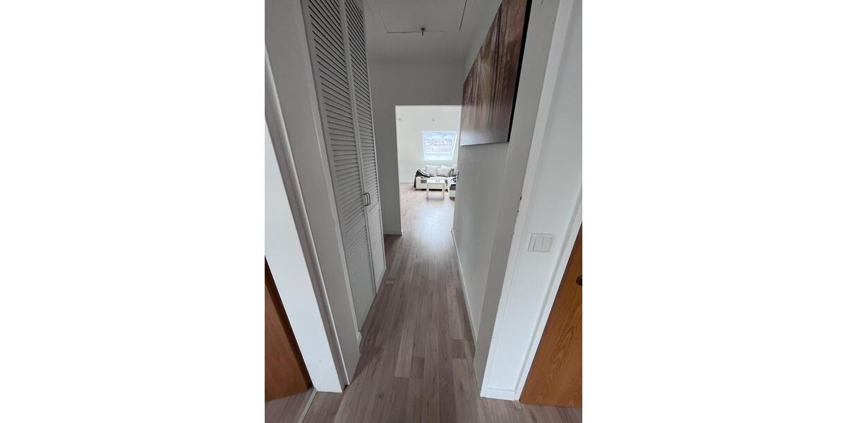 Dachgeschoßwohnung Wuppertal Barmen - 2.5 Zimmer, 63 m&sup2;, 125.000&euro; | Angebot:26623660