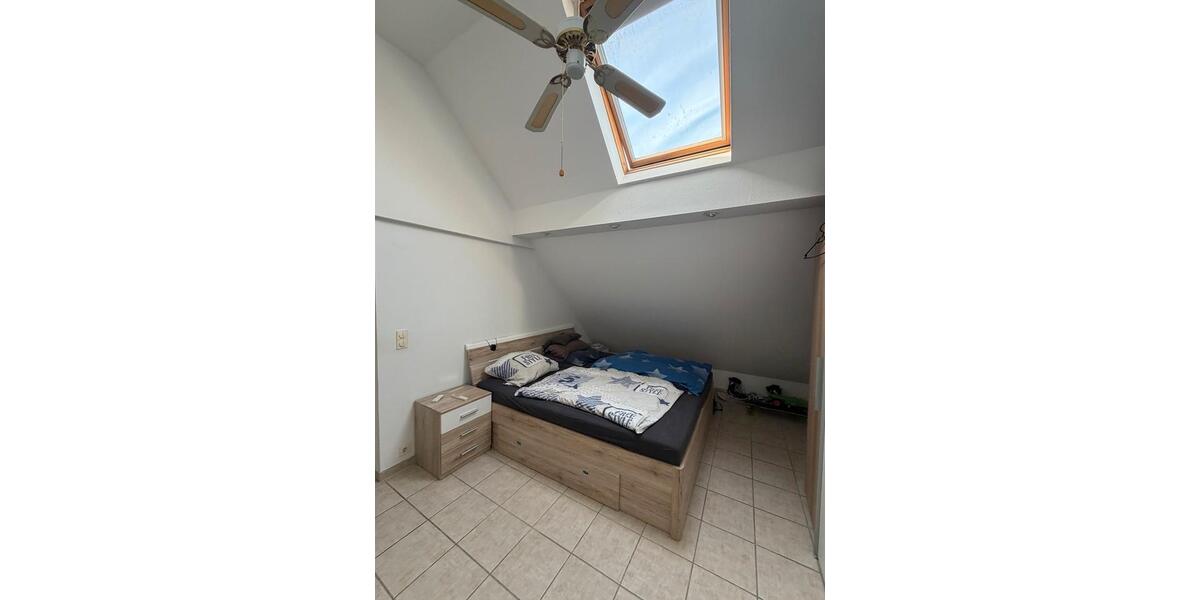 Dachgeschoßwohnung Halver - 2.5 Zimmer, 85 m&sup2;, 750&euro; | Angebot:26612618