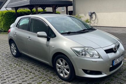 Toyota Auris 88.000 km 6.300 &euro; Solingen 42657