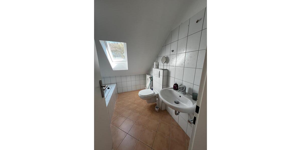 Dachgeschoßwohnung Wuppertal Cronenberg - 3 Zimmer, 64 m&sup2;, 520&euro; | Angebot:26636768