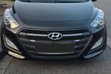 Hyundai i30 69.400 km 9.500 &euro; Solingen 42653