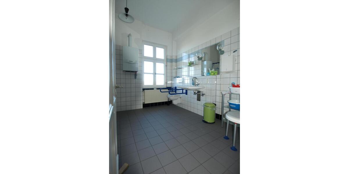 Einfamilienhaus Wermelskirchen - 16 Zimmer, 350 m&sup2;, 3.000&euro; | Angebot:26495527