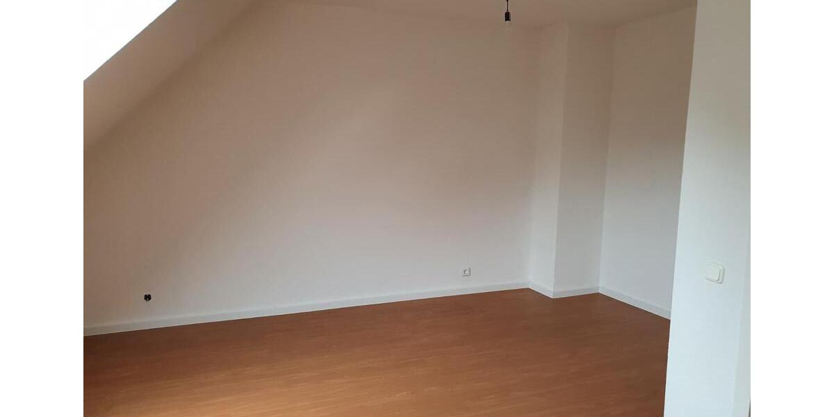 Dachgeschoßwohnung Essen Stadtbezirk III - 2 Zimmer, 50 m&sup2;, 470&euro; | Angebot:26483901