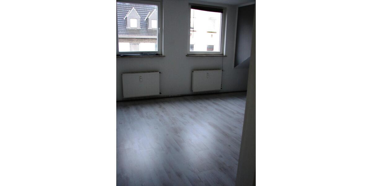 Dachgeschoßwohnung Gelsenkirchen Rotthausen - 3 Zimmer, 98 m&sup2;, 600&euro; | Angebot:26033838