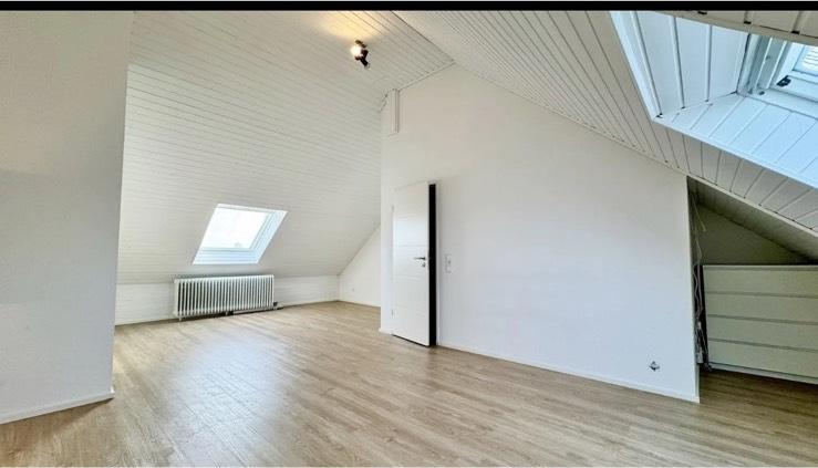 Reihenhaus Ratingen Hösel - 5 Zimmer, 140 m&sup2;, 2.200&euro; | Angebot:25877011