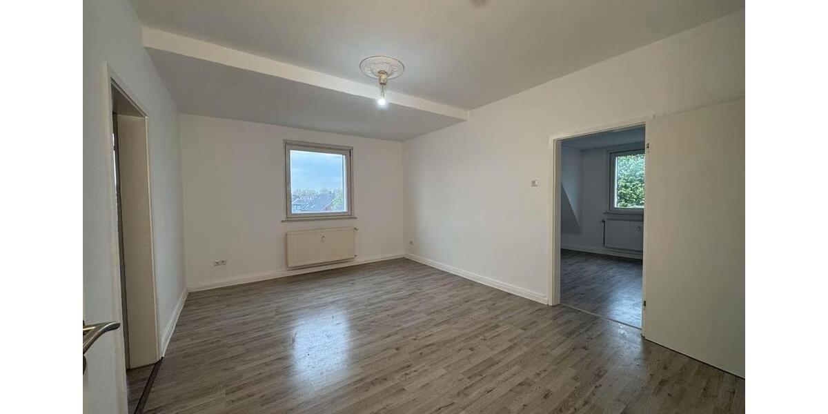 Dachgeschoßwohnung Bochum Günnigfeld - 5 Zimmer, 108 m&sup2;, 1.100&euro; | Angebot:26616645