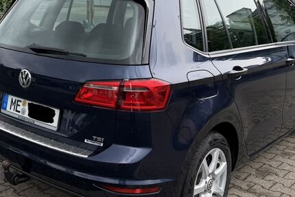 VW Golf Sportsvan 104.500 km 11.800 &euro; Langenfeld 40764