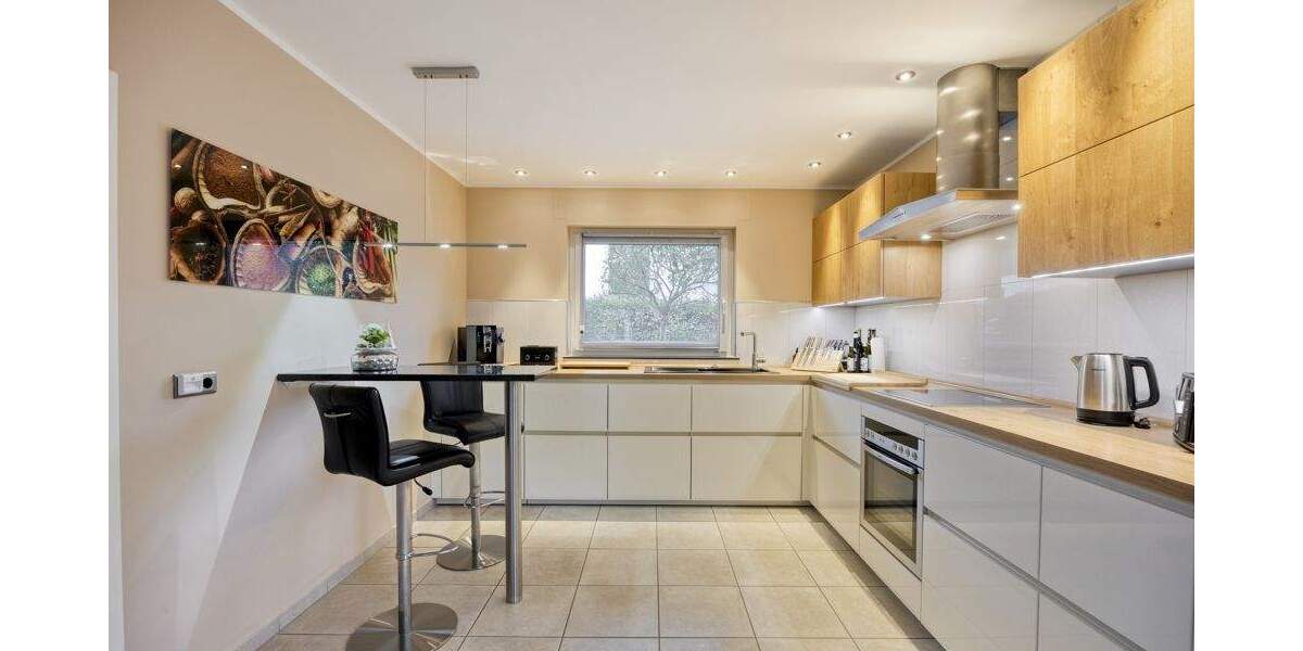 Einfamilienhaus Langenfeld Richrath - 6 Zimmer, 220 m&sup2;, 850.000&euro; | Angebot:25802492