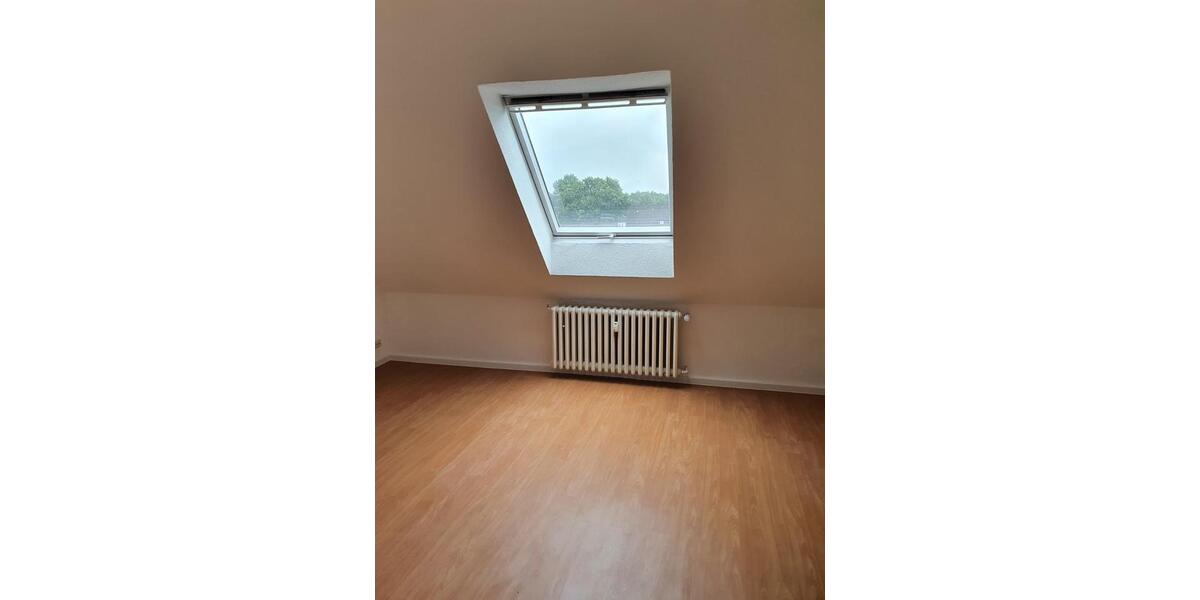 Dachgeschoßwohnung Essen Stadtbezirk III - 2 Zimmer, 50 m&sup2;, 470&euro; | Angebot:26483901