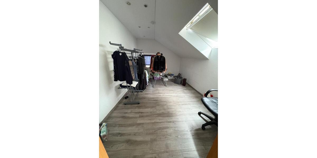 Dachgeschoßwohnung Hagen Hagen-Nord - 5 Zimmer, 120 m&sup2;, 900&euro; | Angebot:25146288