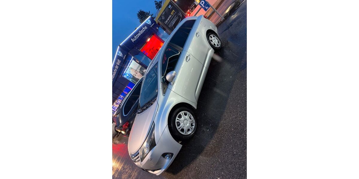 Toyota Avensis 180.368 km 7.800 &euro; Schwelm 58332
