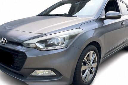 Hyundai i20 121.000 km 8.850 &euro; Solingen 42655