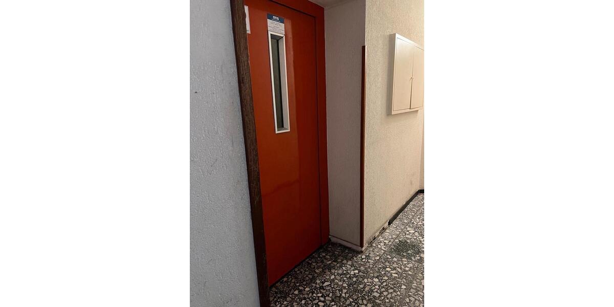 Dachgeschoßwohnung Wuppertal Unterbarmen - 5 Zimmer, 85 m&sup2;, 950&euro; | Angebot:25854706