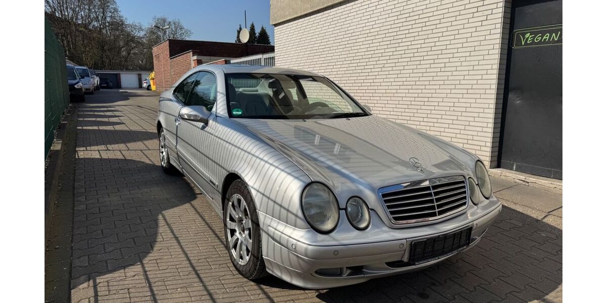 Mercedes-Benz CLK 200 211.000 km 3.000 &euro; Essen 45143