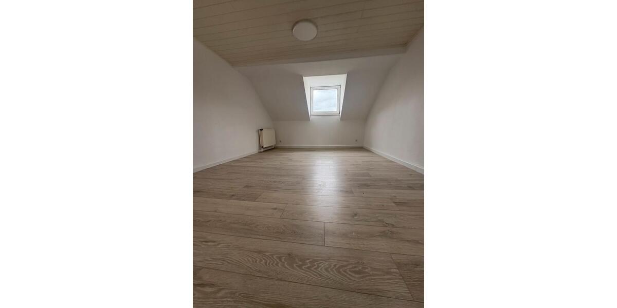 Dachgeschoßwohnung Wuppertal Brill - 4 Zimmer, 95 m&sup2;, 950&euro; | Angebot:26621373