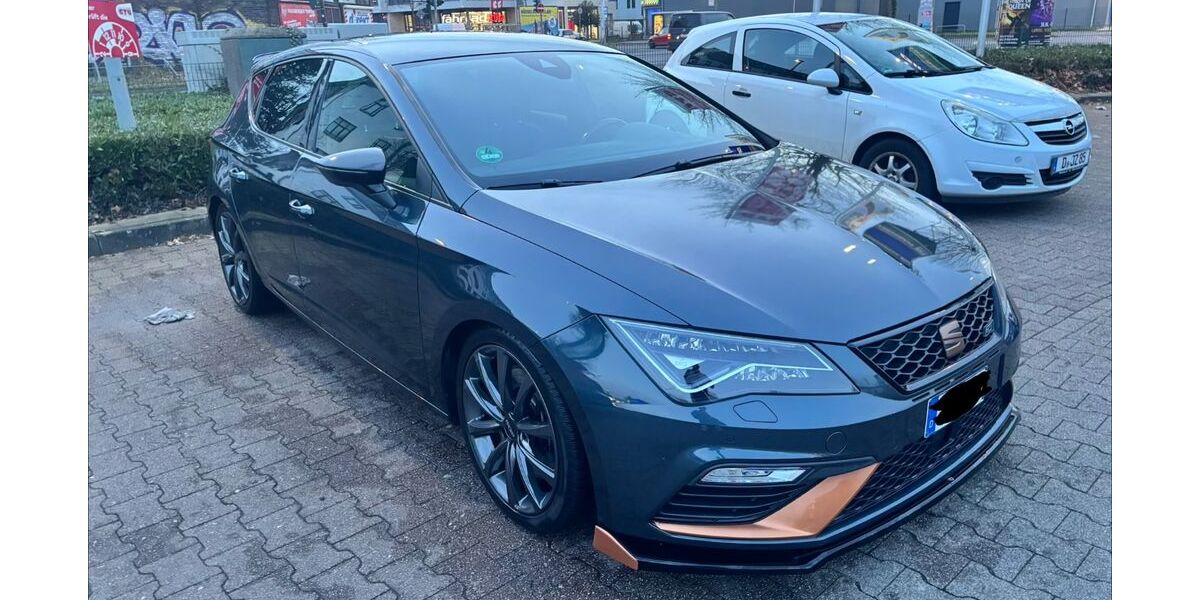 Seat Leon 66.000 km 23.000 &euro; Düsseldorf 40625