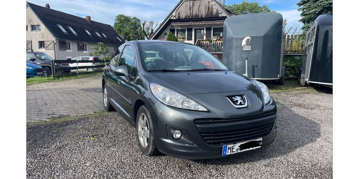 Peugeot 207 86.900 km 2.700 &euro; Ratingen 40883