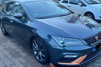 Seat Leon 66.000 km 22.400 &euro; Düsseldorf 40625