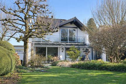 Haus Wermelskirchen - 8 Zimmer, 280 m&sup2;, 940.000&euro; | Angebot:25659504