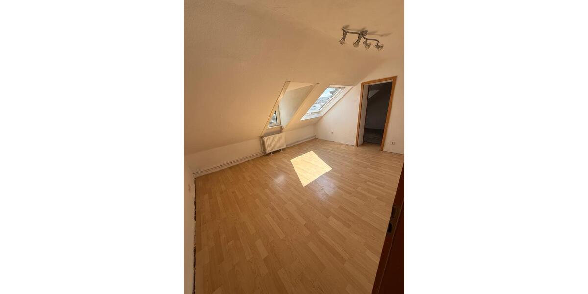 Dachgeschoßwohnung Schwelm - 4 Zimmer, 112 m&sup2;, 830&euro; | Angebot:26614588