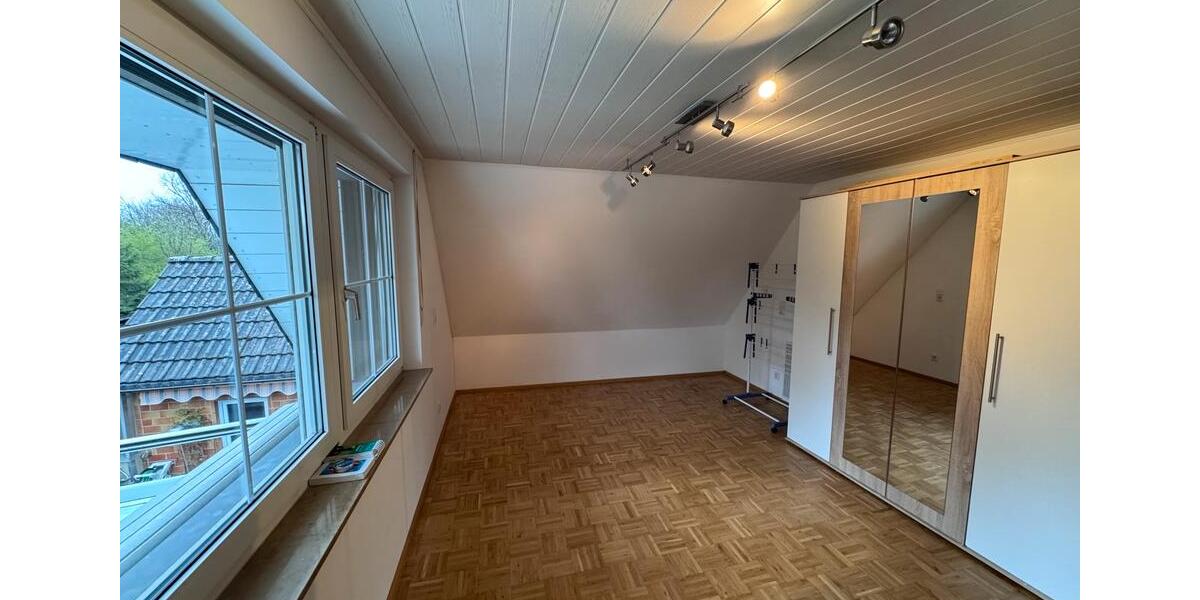 Dachgeschoßwohnung Wuppertal Cronenberg - 2 Zimmer, 70 m&sup2;, 700&euro; | Angebot:26033829