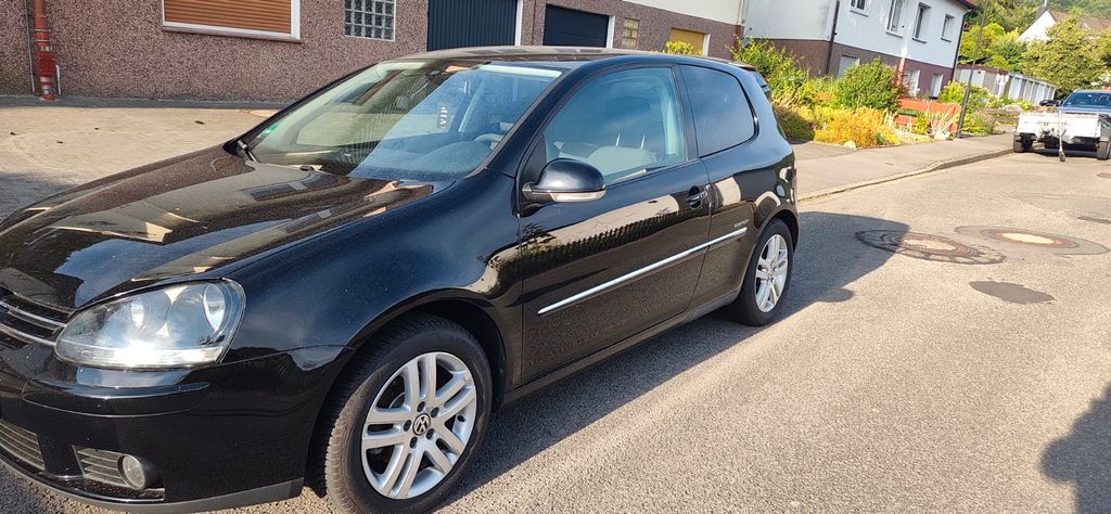 VW Golf 204.000 km 2.400 &euro; Hagen 58091