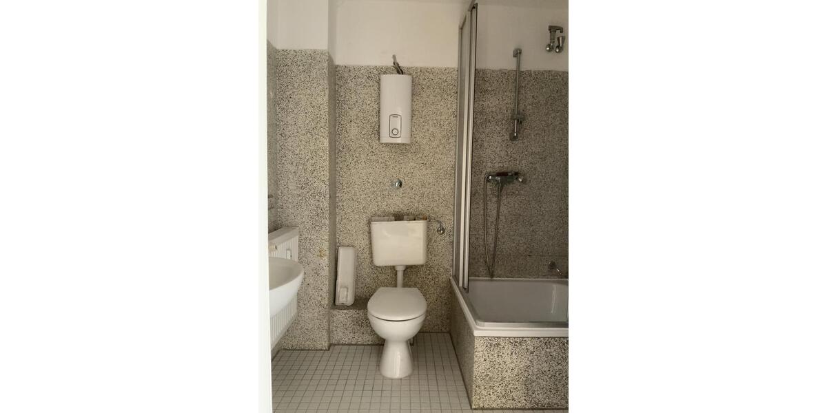 Dachgeschoßwohnung Gelsenkirchen Gelsenkirchen-Mitte - 5 Zimmer, 100 m&sup2;, 829&euro; | Angebot:25853502