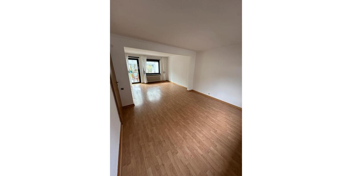 Doppelhaushälfte Düsseldorf Stadtbezirk 6 - 5 Zimmer, 150 m&sup2;, 2.350&euro; | Angebot:26051077