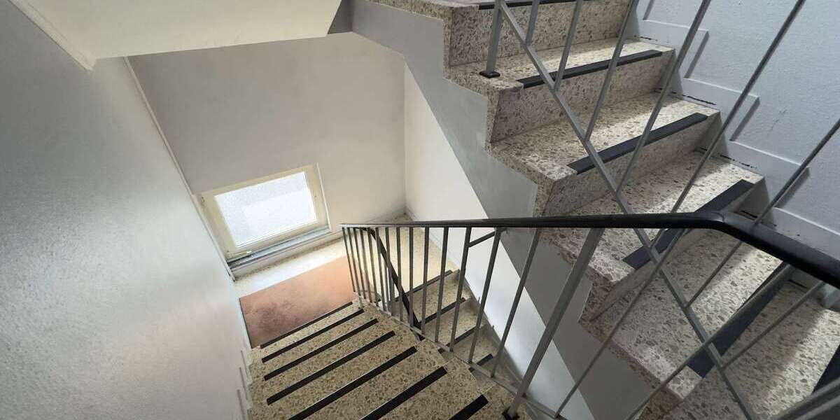 Großes Büro- und Praxisfläche in Hattingens Altstadt mit IT-Raum, LAN, Seminarraum und Gartennutzung - Gewerbeobjekt Hattingen Baak | Angebot:24705235