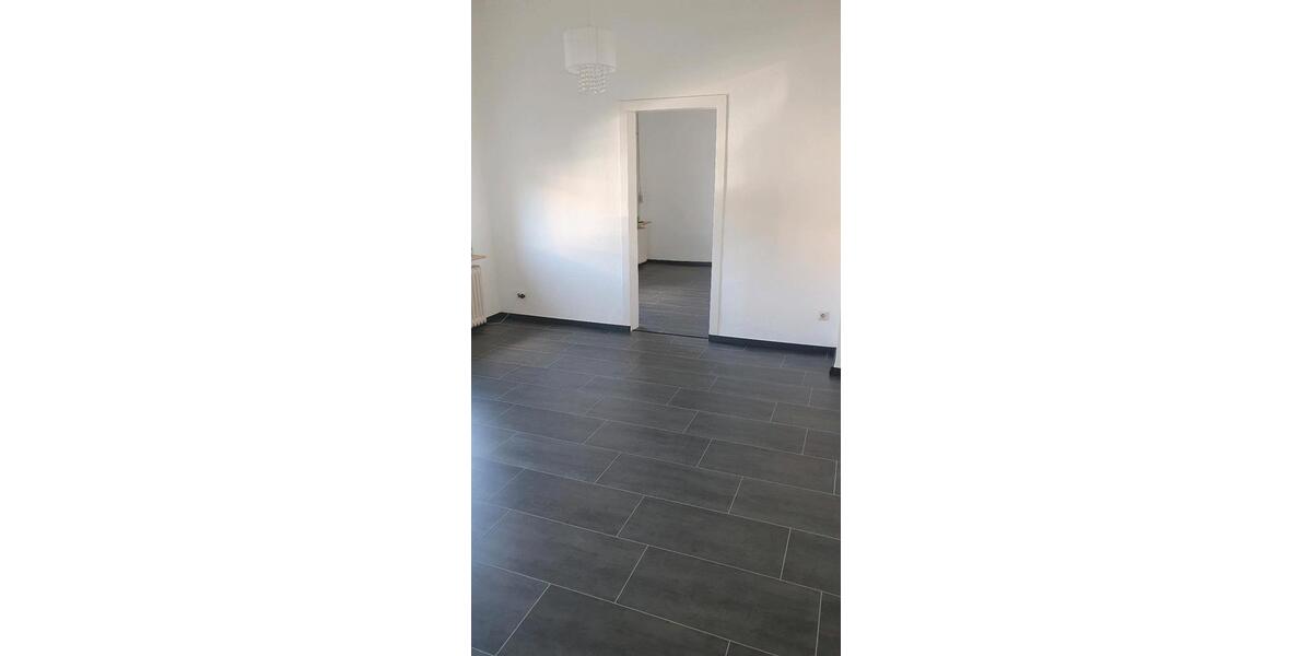 Erdgeschoßwohnung Solingen Höhscheid - 4 Zimmer, 85 m&sup2;, 950&euro; | Angebot:26042232