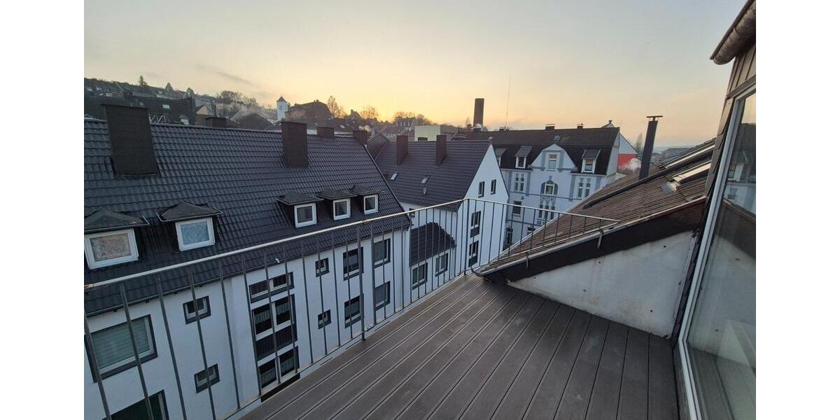 Dachgeschoßwohnung Wuppertal Gemarkung Barmen - 6 Zimmer, 120 m&sup2;, 900&euro; | Angebot:25283149