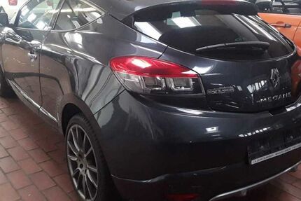 Renault Megane 107.450 km 8.898 &euro; Düsseldorf 40597