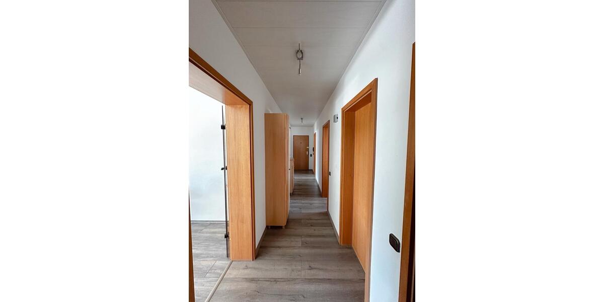 Dachgeschoßwohnung Halver - 4 Zimmer, 105 m&sup2;, 198.000&euro; | Angebot:27298978