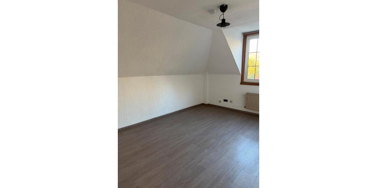 Dachgeschoßwohnung Gelsenkirchen Gelsenkirchen-Mitte - 1.5 Zimmer, 31 m&sup2;, 300&euro; | Angebot:26539748